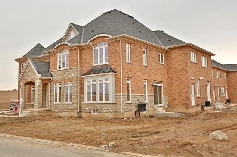 909 Transom Cres, House attached with 4 bedrooms, 3 bathrooms and 2 parking in Milton ON | Image 16