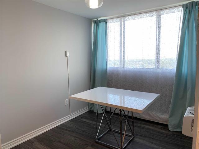 PH12 - 530 Lolita Gdns, Condo with 2 bedrooms, 1 bathrooms and 2 parking in Mississauga ON | Image 5