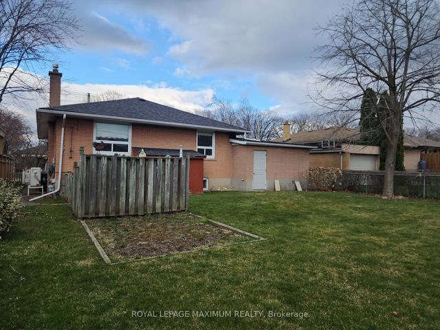 MAIN - 142 Wincott Dr, House detached with 3 bedrooms, 2 bathrooms and 1 parking in Etobicoke ON | Image 6