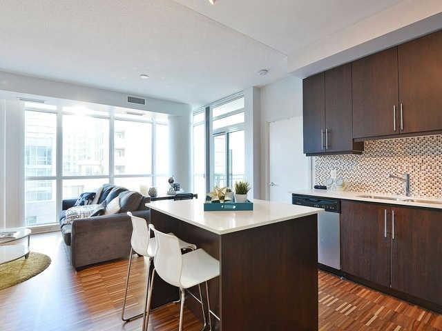 909 - 1171 Queen St W, Condo with 2 bedrooms, 2 bathrooms and 1 parking in Toronto ON | Image 6