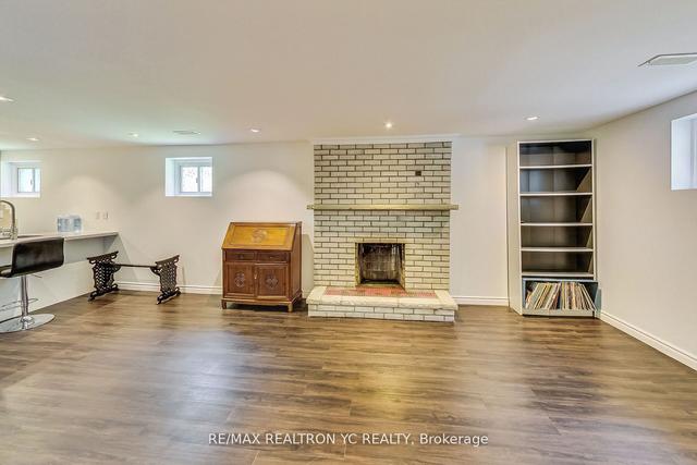 104 Mentor Blvd, House semidetached with 3 bedrooms, 2 bathrooms and 3 parking in Toronto ON | Image 21