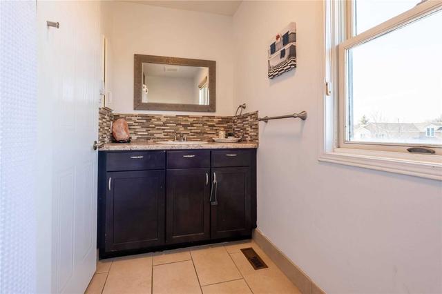 MAIN - 13 Ward Dr, House detached with 3 bedrooms, 2 bathrooms and 8 parking in Barrie ON | Image 10