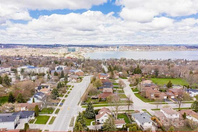 90 Bayview Dr, House detached with 3 bedrooms, 3 bathrooms and 3 parking in Barrie ON | Image 24