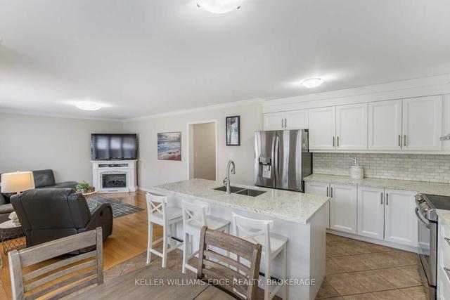 909 Bennett Blvd, House detached with 4 bedrooms, 3 bathrooms and 2 parking in Milton ON | Image 4