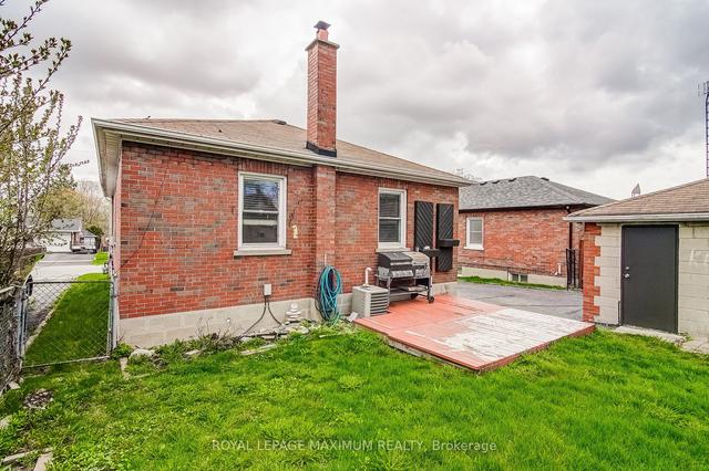 MAIN - 146 Chadburn St, House detached with 3 bedrooms, 1 bathrooms and 3 parking in Oshawa ON | Image 24
