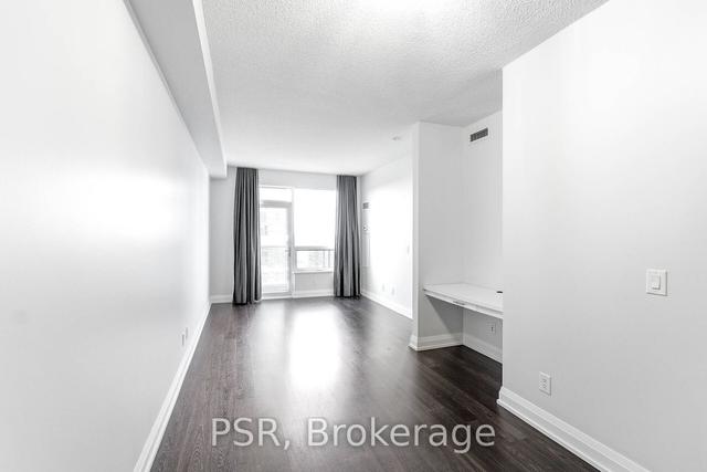 1301 - 2 Anndale Dr, Condo with 1 bedrooms, 1 bathrooms and 1 parking in Toronto ON | Image 6