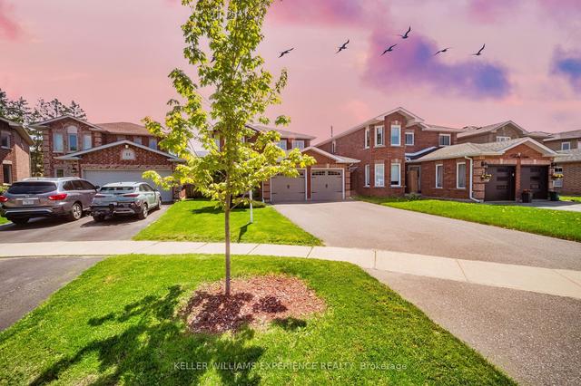 9 Lang Dr, House detached with 3 bedrooms, 3 bathrooms and 6 parking in Barrie ON | Image 3