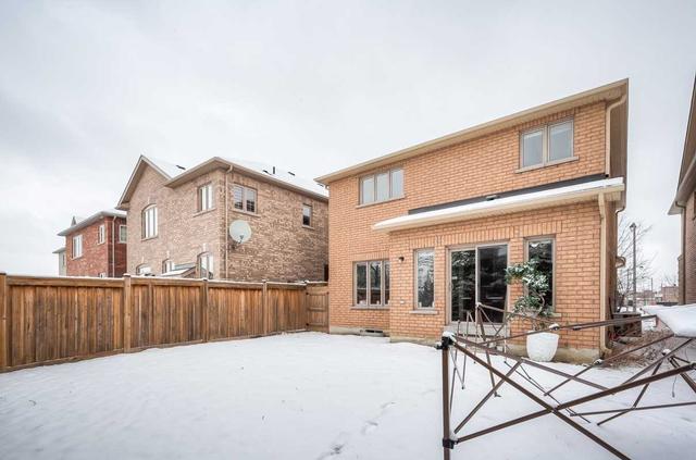 MAIN - 16 Vanwood Cres, House detached with 3 bedrooms, 3 bathrooms and 2 parking in Brampton ON | Image 22