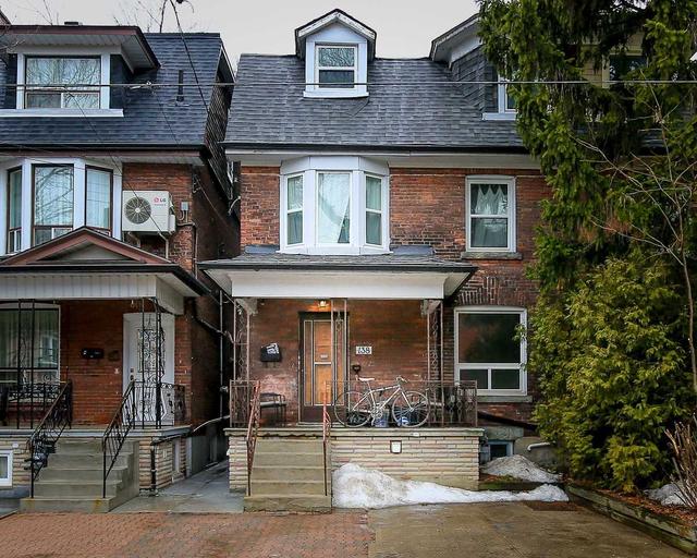 MAIN - 138 Delaware Ave, House semidetached with 2 bedrooms, 1 bathrooms and 0 parking in Toronto ON | Image 1