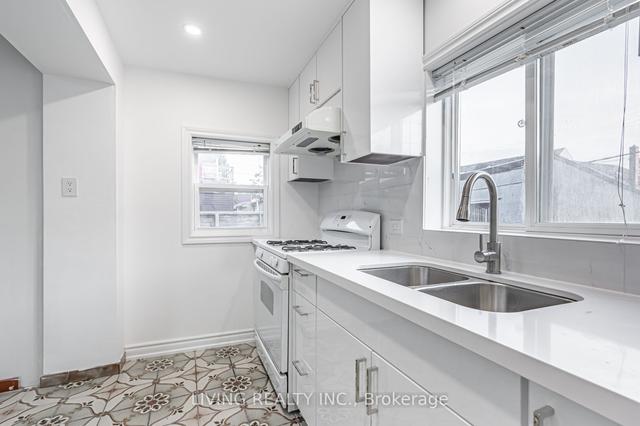 MAIN - 264 Clinton St, House semidetached with 2 bedrooms, 1 bathrooms and 0 parking in Toronto ON | Image 6