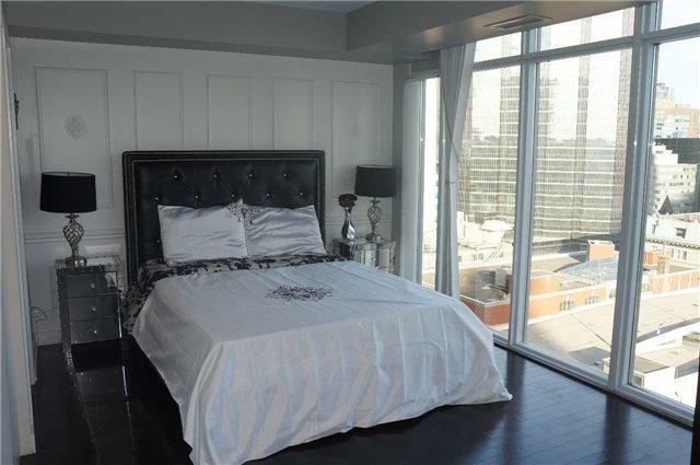 PH20 - 21 Nelson St, Condo with 1 bedrooms, 2 bathrooms and 1 parking in Toronto ON | Image 4