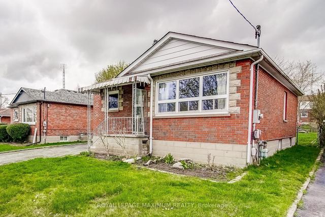 MAIN - 146 Chadburn St, House detached with 3 bedrooms, 1 bathrooms and 3 parking in Oshawa ON | Image 23