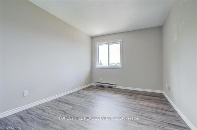 301 - 2230 Trafalgar St, Condo with 3 bedrooms, 2 bathrooms and 1 parking in London ON | Image 9