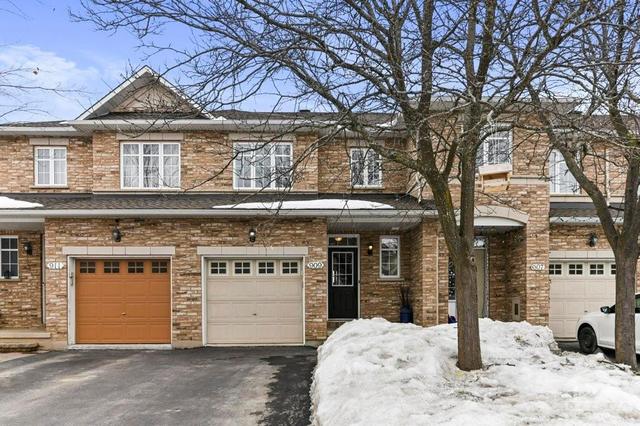 909 Schooner Cres, Townhouse with 3 bedrooms, 3 bathrooms and 3 parking in Gloucester ON | Image 1