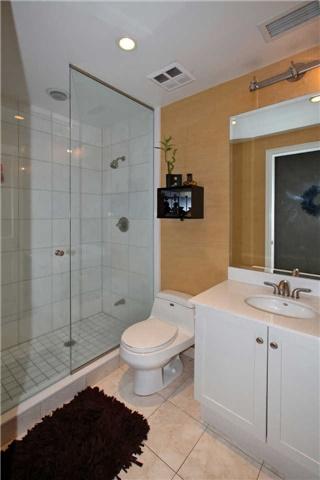 PH-1 - 8 York Rd, Condo with 2 bedrooms, 2 bathrooms and 1 parking in North York ON | Image 14