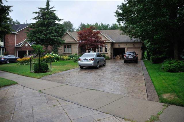 883 Baylawn Dr, House detached with 3 bedrooms, 4 bathrooms and 8 parking in Pickering ON | Image 2