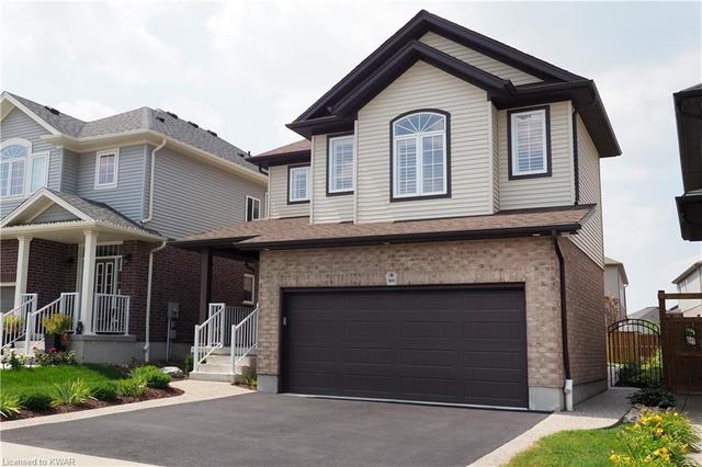 909 Eden Oak Crt, House detached with 3 bedrooms, 2 bathrooms and 4 parking in Kitchener ON | Image 3