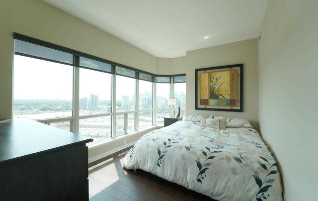 PH-206 - 8 Lee Centre Dr, Condo with 4 bedrooms, 3 bathrooms and 3 parking in Scarborough ON | Image 6