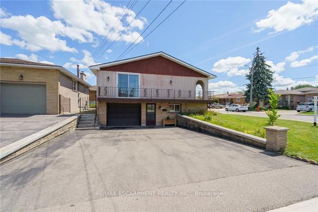 MAIN - 33 Algonquin Crt, House detached with 3 bedrooms, 1 bathrooms and 2 parking in Hamilton ON | Image 17