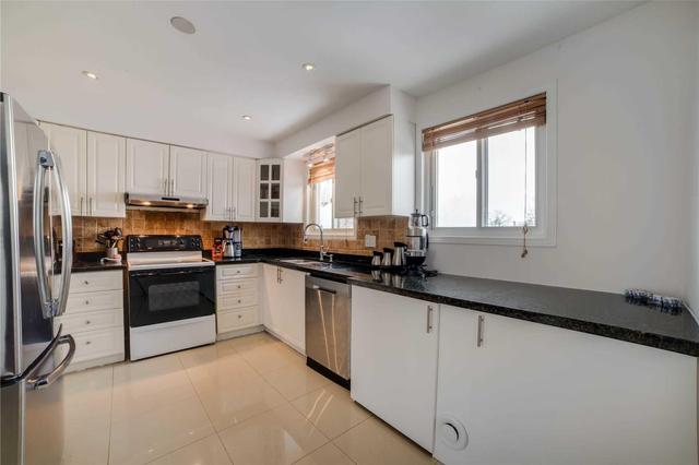 MAIN - 35 Pondsview Dr, House detached with 3 bedrooms, 1 bathrooms and 1 parking in North York ON | Image 7