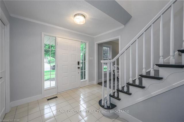 10 Mountainview Cres, House detached with 4 bedrooms, 3 bathrooms and 4 parking in London ON | Image 39