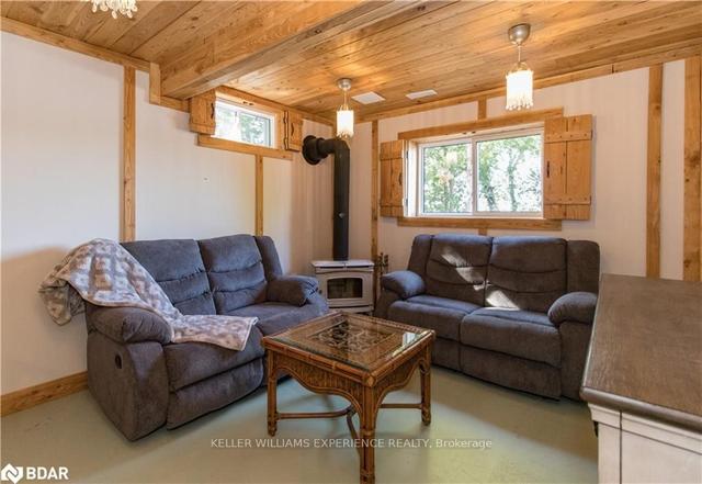 337 Deer Run Rd, House detached with 2 bedrooms, 1 bathrooms and 21 parking in Magnetawan ON | Image 11