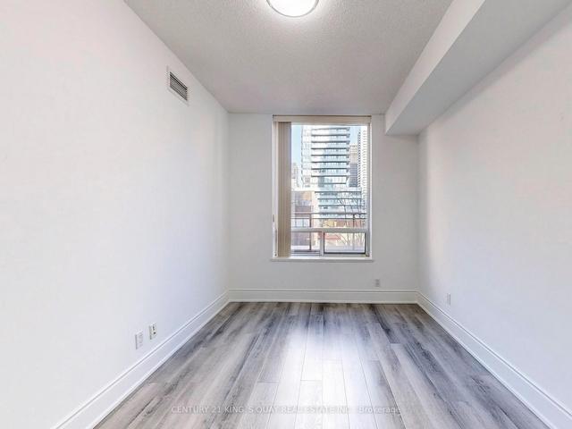 403 - 123 Eglinton Ave E, Condo with 2 bedrooms, 2 bathrooms and 1 parking in Toronto ON | Image 15