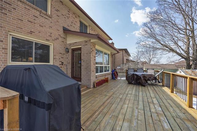 886 Woodside Dr, House detached with 3 bedrooms, 2 bathrooms and null parking in Kingston ON | Image 35