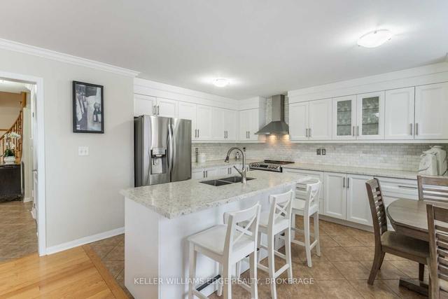 909 Bennett Blvd, House detached with 4 bedrooms, 3 bathrooms and 2 parking in Milton ON | Image 3