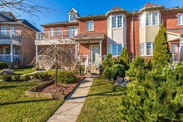 90 Anita Dr, House attached with 3 bedrooms, 3 bathrooms and 1 parking in Unionville ON | Image 1
