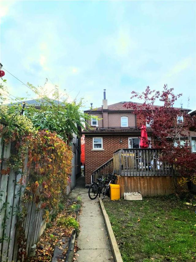 MAIN - 239 Harvie Ave, House semidetached with 1 bedrooms, 1 bathrooms and 0 parking in York ON | Image 6