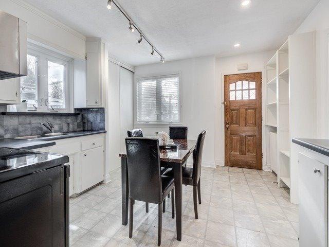 MAIN - 34 Glencrest Blvd, House detached with 2 bedrooms, 1 bathrooms and 3 parking in East York ON | Image 4