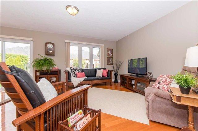 90 Cassels Rd E, House detached with 2 bedrooms, 3 bathrooms and 4 parking in Whitby ON | Image 7