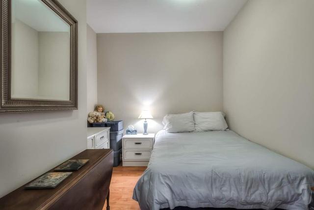 PH201 - 30 Canterbury Pl, Condo with 2 bedrooms, 2 bathrooms and 1 parking in North York ON | Image 17