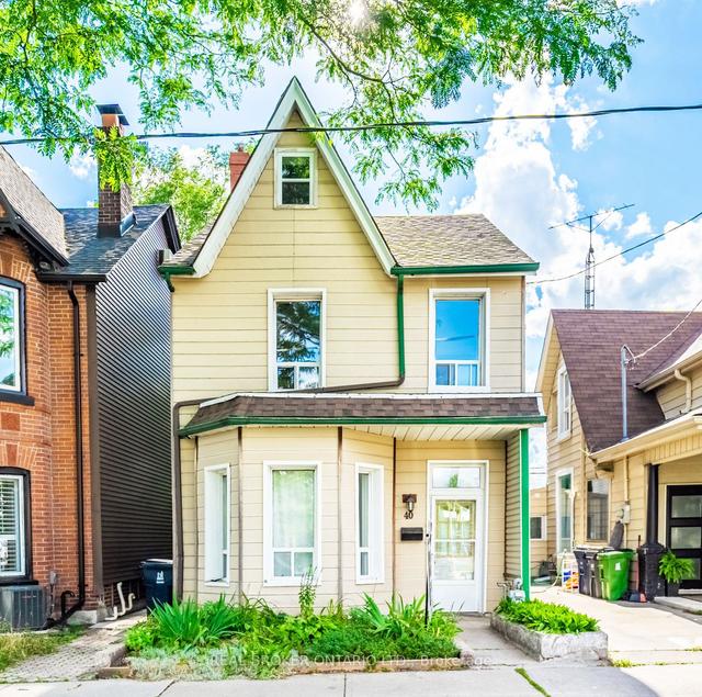 MAIN - 40 Ford St, House detached with 2 bedrooms, 1 bathrooms and 0 parking in Toronto ON | Image 1