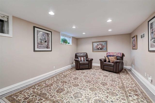 884 Royal York Rd, House detached with 2 bedrooms, 2 bathrooms and 5 parking in Etobicoke ON | Image 13