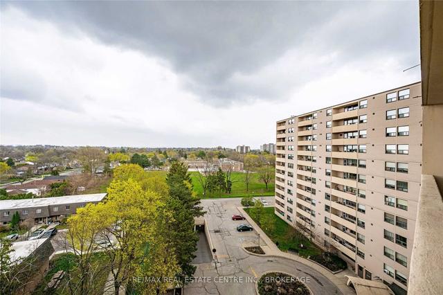 909 - 700 Dynes Rd, Condo with 2 bedrooms, 2 bathrooms and 1 parking in Burlington ON | Image 8