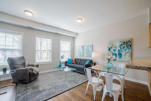 74C Coxwell Ave, Townhouse with 2 bedrooms, 2 bathrooms and 1 parking in Toronto ON | Image 2