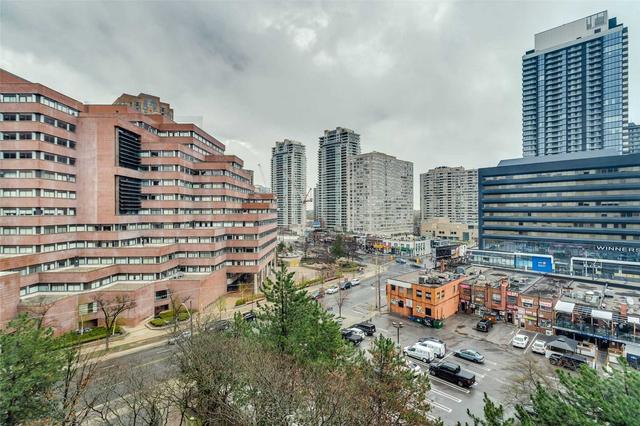 803 - 33 Elmhurst Ave, Condo with 2 bedrooms, 2 bathrooms and 2 parking in North York ON | Image 17