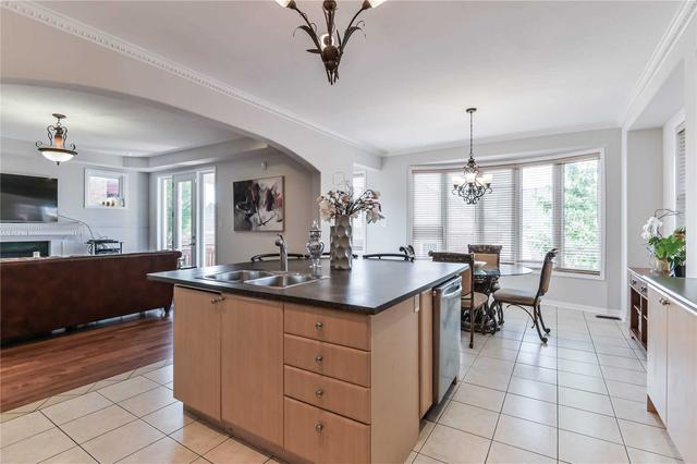 9 Kawartha Lane, House detached with 4 bedrooms, 5 bathrooms and 3 parking in Markham ON | Image 4