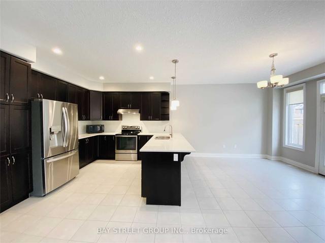 142 Jewel House Ln, House detached with 4 bedrooms, 4 bathrooms and 6 parking in Barrie ON | Image 2