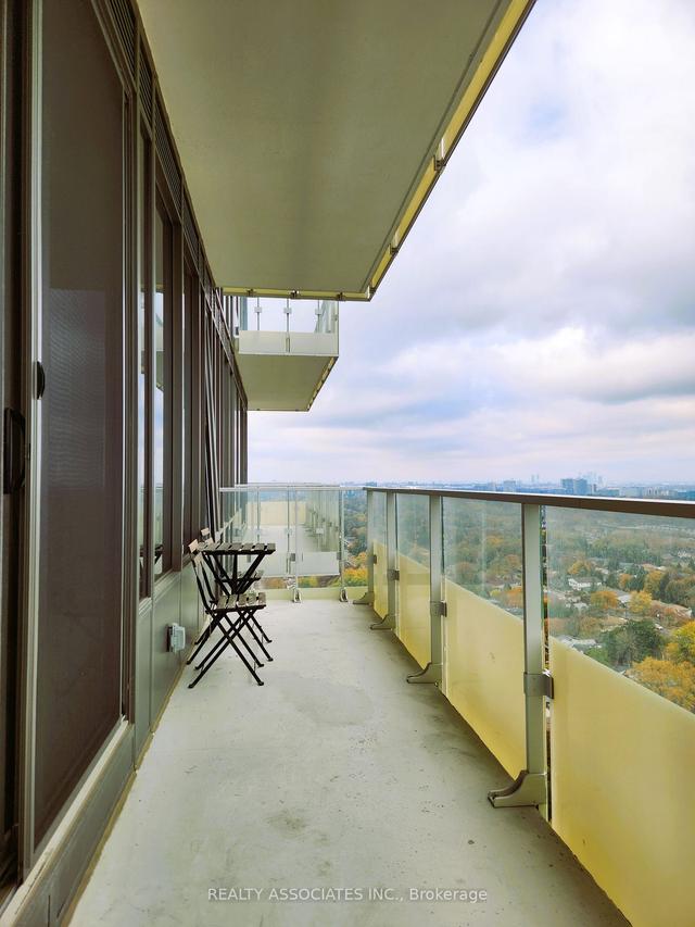PH207 - 75 Canterbury Pl, Condo with 2 bedrooms, 1 bathrooms and 1 parking in North York ON | Image 4