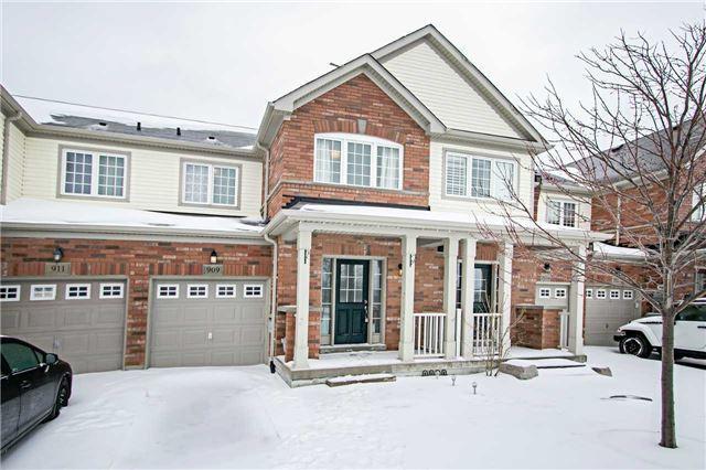 909 Fetchison Dr, House attached with 3 bedrooms, 3 bathrooms and 2 parking in Oshawa ON | Image 1