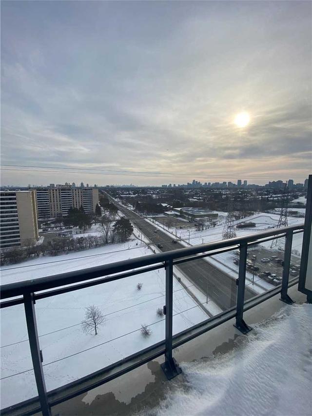PH1310 - 3237 Bayview Ave, Condo with 2 bedrooms, 2 bathrooms and 1 parking in North York ON | Image 4