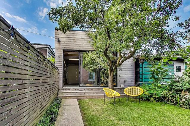 MAIN - 28 Day Ave, House semidetached with 3 bedrooms, 1 bathrooms and 2 parking in Toronto ON | Image 17