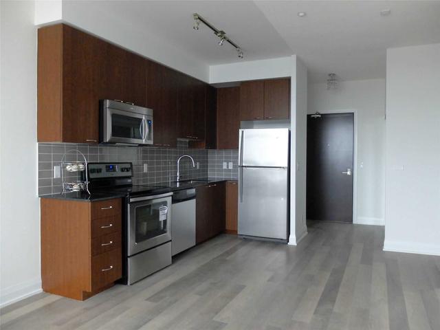 PH-17A - 376 Highway 7, Condo with 1 bedrooms, 1 bathrooms and 1 parking in Richmond Hill ON | Image 2