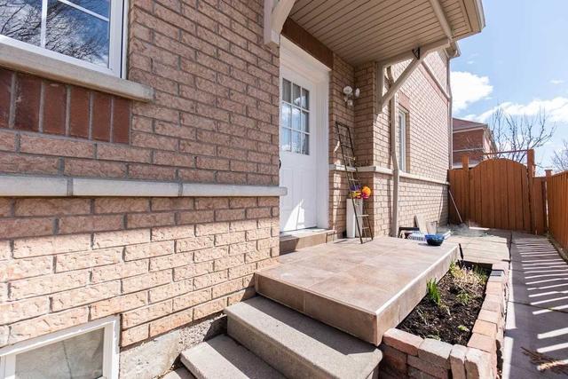 1 Millennium Dr, House detached with 3 bedrooms, 3 bathrooms and 2 parking in North York ON | Image 12