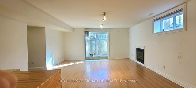 239 Olive Ave, House detached with 2 bedrooms, 1 bathrooms and 1 parking in North York ON | Image 9