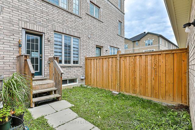 1908 Donald Cousens Pky, House attached with 3 bedrooms, 6 bathrooms and 2 parking in Markham ON | Image 26