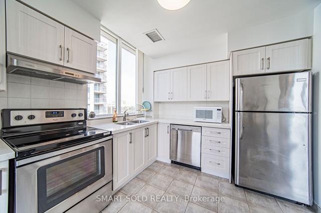 PH210 - 256 Doris Ave, Condo with 3 bedrooms, 2 bathrooms and 1 parking in Toronto ON | Image 5